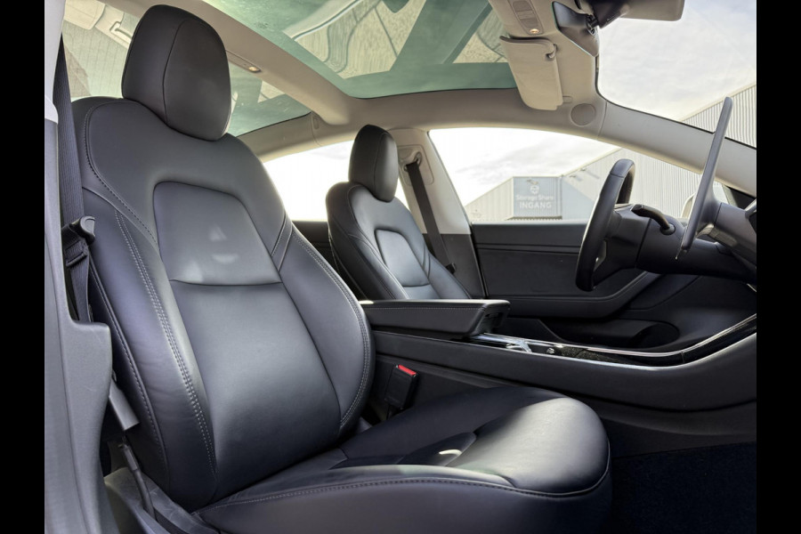 Tesla Model 3 Range Plus | Trekhaak | Autopilot | Panorama | Leder |