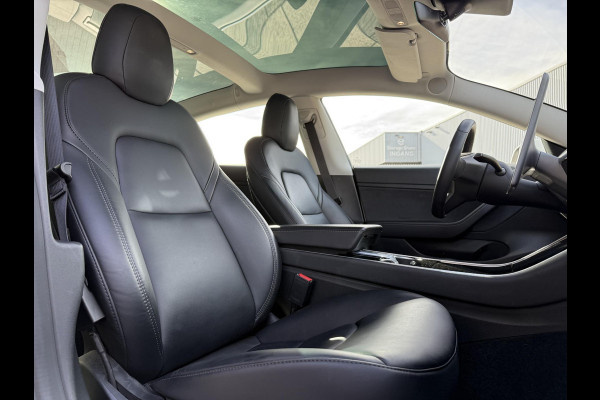Tesla Model 3 Range Plus | Trekhaak | Autopilot | Panorama | Leder |
