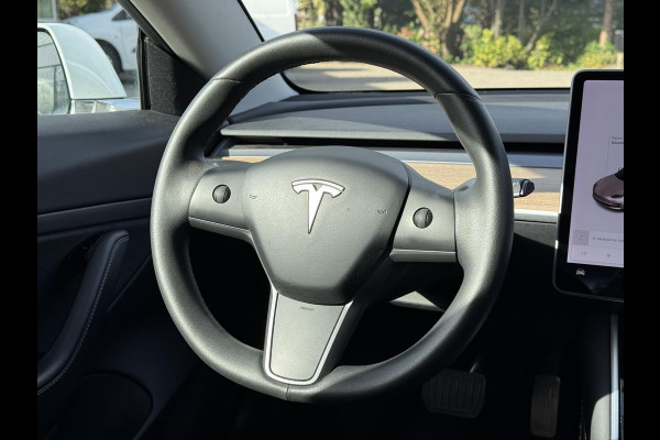Tesla Model 3 Range Plus | Trekhaak | Autopilot | Panorama | Leder |