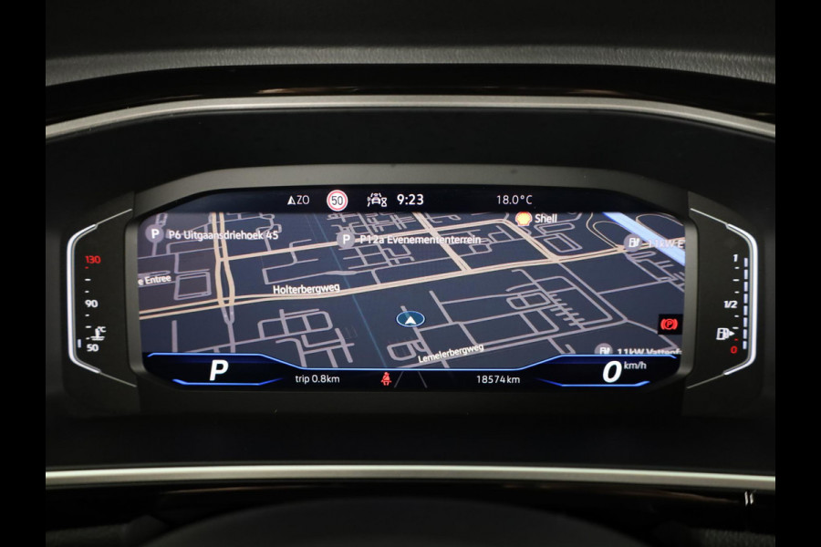 Volkswagen T-Roc 1.5 TSI R-Line 150 pk Automaat (DSG) | Private lease vanaf € 592,- pm | Verlengde garantie | Navigatie | Trekhaak (afneembaar) | Parkeersensoren (Park assist) | Achteruitrijcamera | R-Line |