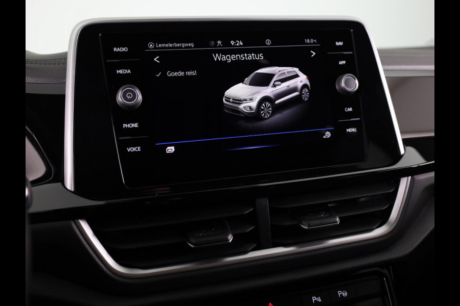Volkswagen T-Roc 1.5 TSI R-Line 150 pk Automaat (DSG) | Private lease vanaf € 592,- pm | Verlengde garantie | Navigatie | Trekhaak (afneembaar) | Parkeersensoren (Park assist) | Achteruitrijcamera | R-Line |