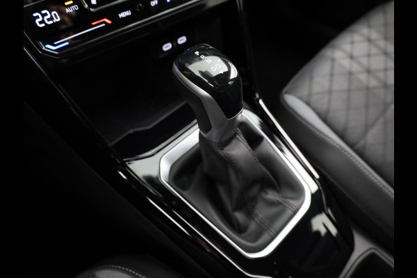 Volkswagen T-Roc 1.5 TSI R-Line 150 pk Automaat (DSG) | Private lease vanaf € 592,- pm | Verlengde garantie | Navigatie | Trekhaak (afneembaar) | Parkeersensoren (Park assist) | Achteruitrijcamera | R-Line |