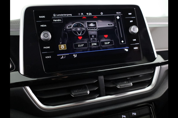 Volkswagen T-Roc 1.5 TSI R-Line 150 pk Automaat (DSG) | Private lease vanaf € 592,- pm | Verlengde garantie | Navigatie | Trekhaak (afneembaar) | Parkeersensoren (Park assist) | Achteruitrijcamera | R-Line |