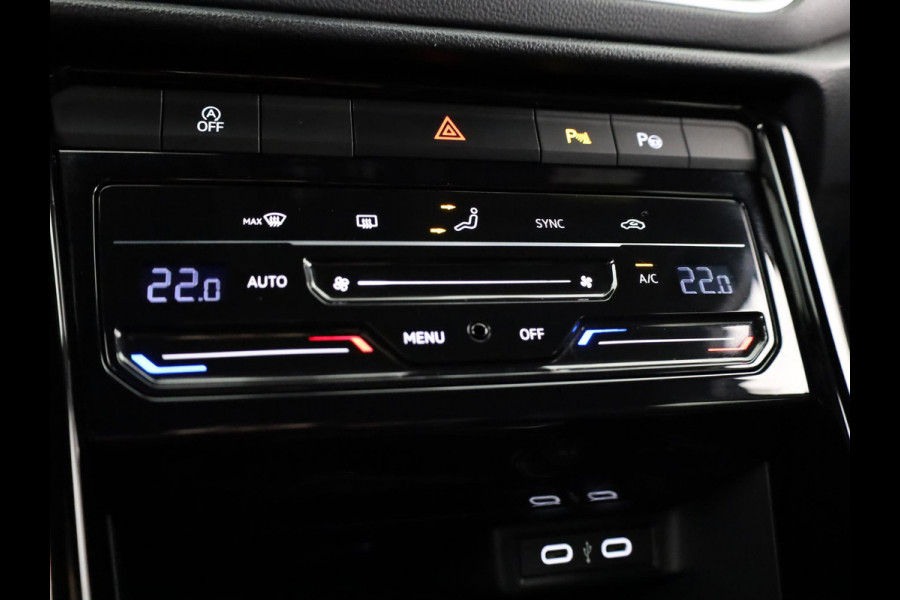 Volkswagen T-Roc 1.5 TSI R-Line 150 pk Automaat (DSG) | Private lease vanaf € 592,- pm | Verlengde garantie | Navigatie | Trekhaak (afneembaar) | Parkeersensoren (Park assist) | Achteruitrijcamera | R-Line |