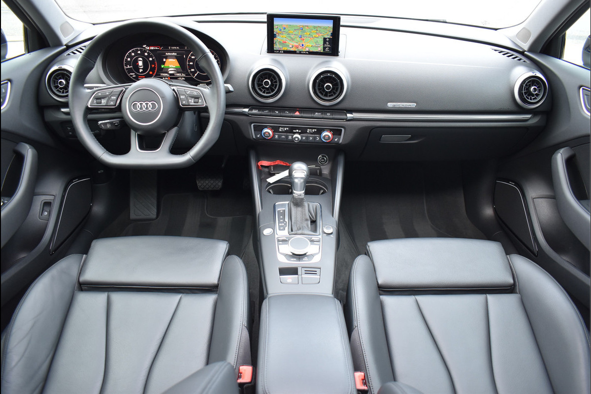 Audi A3 Sportback 40 e-tron 204 Pk Pano Navi Camera Vol Leder ACC Keyless B&O 18 Inch