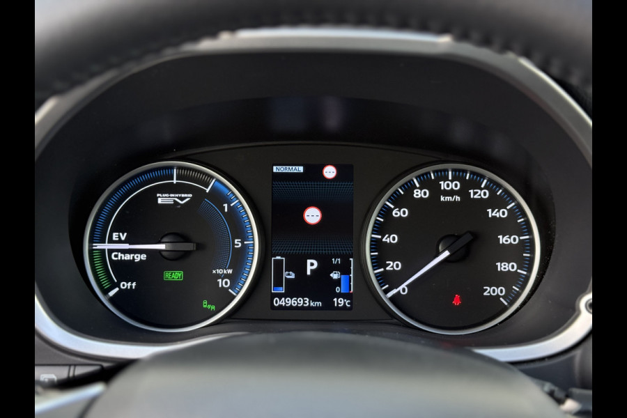 Mitsubishi Eclipse Cross 2.4 PHEV Instyle | Pano | Leder | Parelmoer | LED | HUD | 18 inch