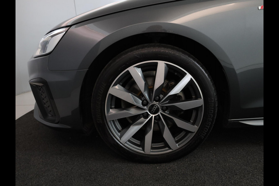 Audi A4 Avant 35 TFSI S edition Competition 150 pk S-tronic | Verlengde garantie | Navigatie | Parkeersensoren | Stoelverwarming | S-Line |