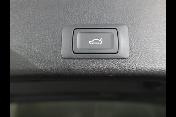 Audi A4 Avant 35 TFSI S edition Competition 150 pk S-tronic | Verlengde garantie | Navigatie | Parkeersensoren | Stoelverwarming | S-Line |