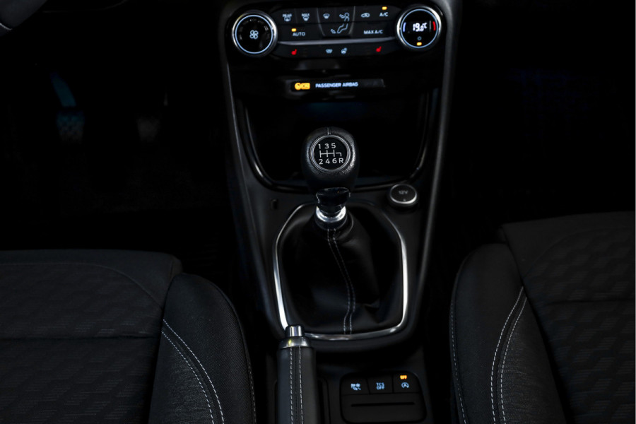 Ford Puma 1.0 EcoBoost Hybrid 125 PK Titanium | Cruise | Stoel-+Stuur-+Voorruitverw. | Massage | PDC | NAV + App. Connect | ECC | DAB | LM 17" |