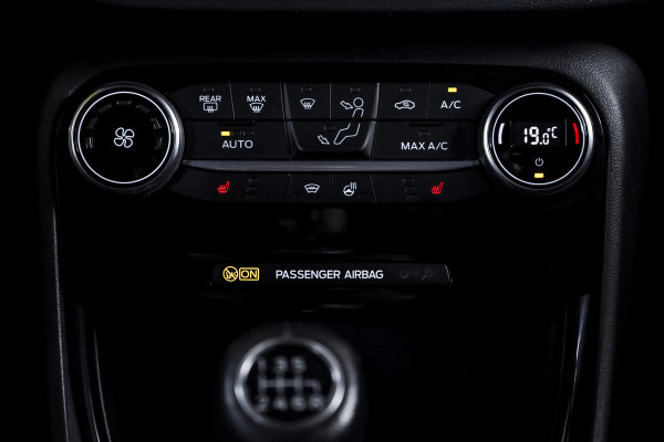 Ford Puma 1.0 EcoBoost Hybrid 125 PK Titanium | Cruise | Stoel-+Stuur-+Voorruitverw. | Massage | PDC | NAV + App. Connect | ECC | DAB | LM 17" |