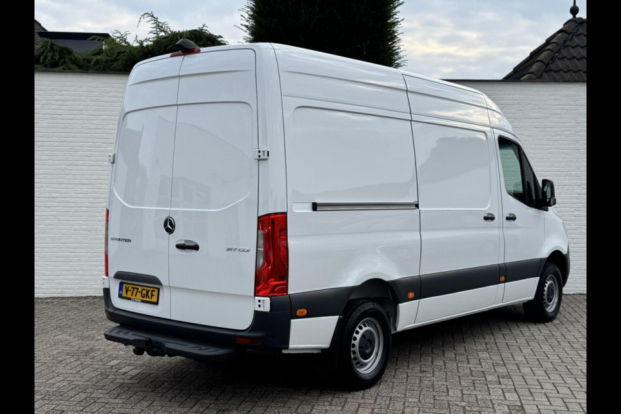 Mercedes-Benz Sprinter 317 1.9 CDI L2 9G laadruimte bekleed Leder Camera Clima M-bux media systeem DAB