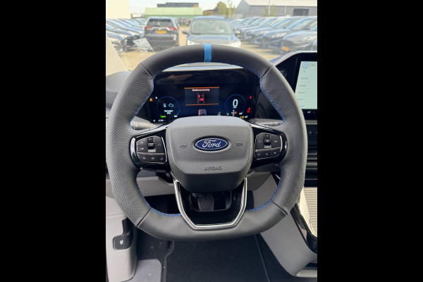 Ford Transit Custom 320 2.5 PHEV L2H1 MS-RT DC 233pk | | Dubbele Cabine | Dubbele zijschuifdeur | Inklapbare trekhaak | Navigatie systeem | Adaptieve LED koplampen met verblindingsvrij grootlicht | Bekleding zijwand en achterdeuren (volledig)