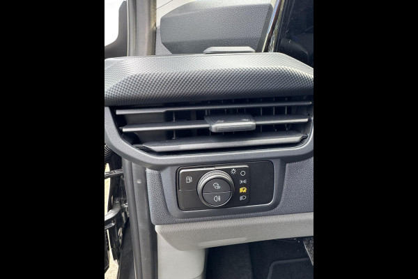 Ford Transit Custom 320 2.5 PHEV L2H1 MS-RT DC 233pk | | Dubbele Cabine | Dubbele zijschuifdeur | Inklapbare trekhaak | Navigatie systeem | Adaptieve LED koplampen met verblindingsvrij grootlicht | Bekleding zijwand en achterdeuren (volledig)