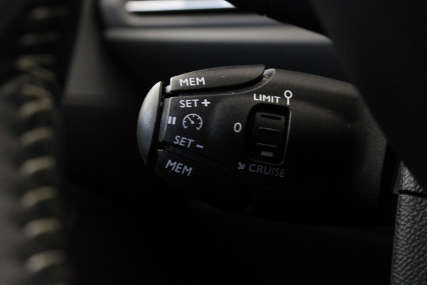 Peugeot 308 1.2 PureTech Allure Pack Business Peugeot 308 1.2 PureTech Allure Pack Business