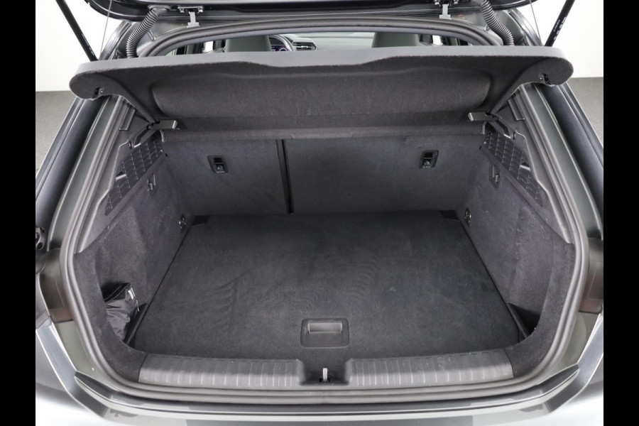 Audi A3 Sportback 35 TFSI S edition 150 pk S-tronic | Verlengde garantie | Navigatie | Parkeersensoren achter | Adaptieve cruise control | S-Line |
