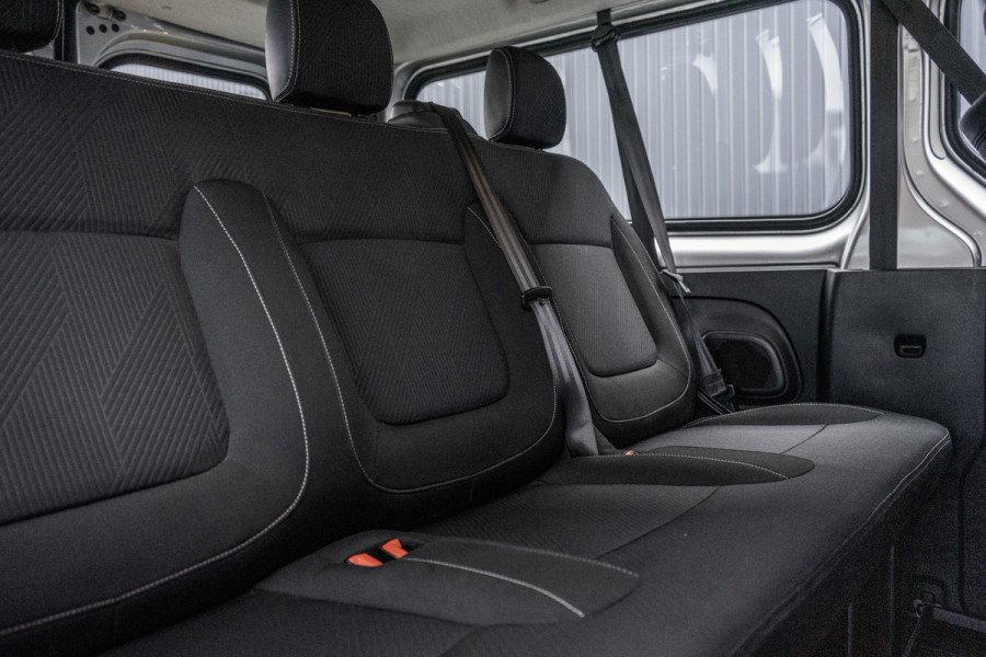 Renault Trafic Passenger **dCi 9-Pers L2H1 | Incl. BPM, BTW vrij | Navi | R-Link | Airco | Cruise | PDC | Euro 6** Renault Trafic Passenger **dCi 9-Pers L2H1 | Incl. BPM, BTW vrij | Navi | R-Link | Airco | Cruise | PDC | Euro 6**