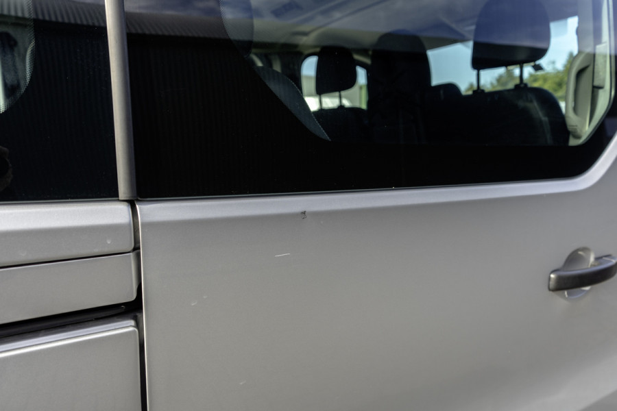 Renault Trafic Passenger **dCi 9-Pers L2H1 | Incl. BPM, BTW vrij | Navi | R-Link | Airco | Cruise | PDC | Euro 6** Renault Trafic Passenger **dCi 9-Pers L2H1 | Incl. BPM, BTW vrij | Navi | R-Link | Airco | Cruise | PDC | Euro 6**