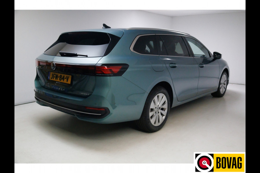 Volkswagen Passat Variant 1.5 eHybrid Business 204 PK | Facelift | Travel assist | Stoel &stuurverw. | Elec. klep | Ergo Active stoel met massage, Adaptieve cruise, Camera, Sfeerverlichting