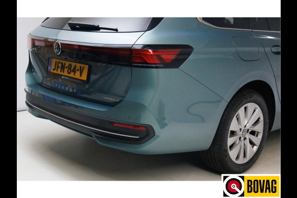 Volkswagen Passat Variant 1.5 eHybrid Business 204 PK | Facelift | Travel assist | Stoel &stuurverw. | Elec. klep | Ergo Active stoel met massage, Adaptieve cruise, Camera, Sfeerverlichting