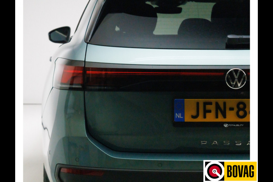 Volkswagen Passat Variant 1.5 eHybrid Business 204 PK | Facelift | Travel assist | Stoel &stuurverw. | Elec. klep | Ergo Active stoel met massage, Adaptieve cruise, Camera, Sfeerverlichting
