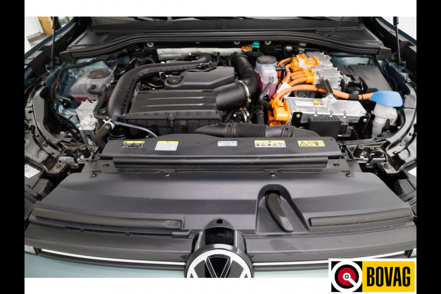 Volkswagen Passat Variant 1.5 eHybrid Business 204 PK | Facelift | Travel assist | Stoel &stuurverw. | Elec. klep | Ergo Active stoel met massage, Adaptieve cruise, Camera, Sfeerverlichting