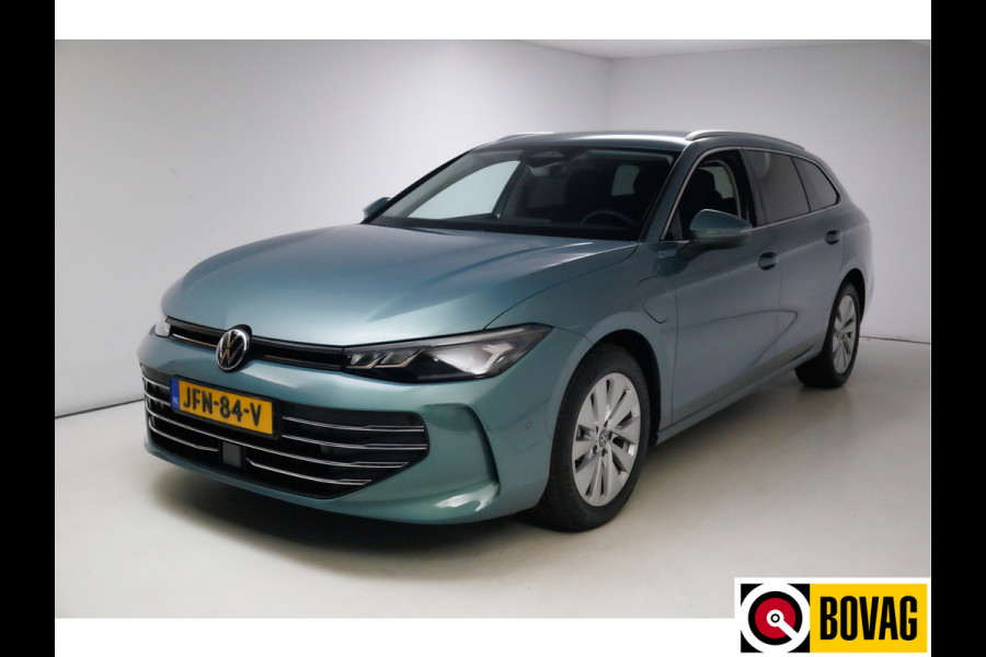 Volkswagen Passat Variant 1.5 eHybrid Business 204 PK | Facelift | Travel assist | Stoel &stuurverw. | Elec. klep | Ergo Active stoel met massage, Adaptieve cruise, Camera, Sfeerverlichting