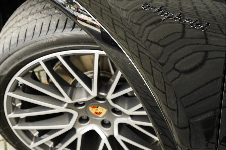 Porsche Cayenne Coupé 3.0 E-Hybrid Platinum Luchtvering ACC 22" Elek Trekhaak
