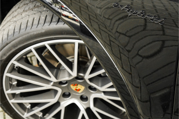 Porsche Cayenne Coupé 3.0 E-Hybrid Platinum Luchtvering ACC 22" Elek Trekhaak