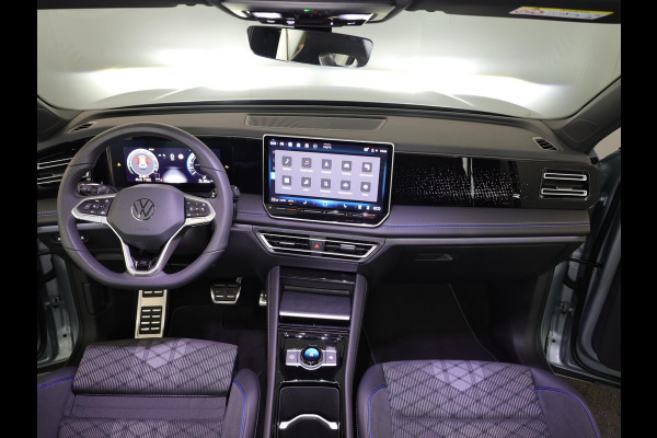 Volkswagen Tiguan 1.5 eHybrid R-Line Edition 204 PK PHEV | Verlengde garantie | Panorama dak | Trekhaak | Black Style | Stoel - en stuurverwarming |