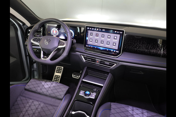 Volkswagen Tiguan 1.5 eHybrid R-Line Edition 204 PK PHEV | Verlengde garantie | Panorama dak | Trekhaak | Black Style | Stoel - en stuurverwarming |