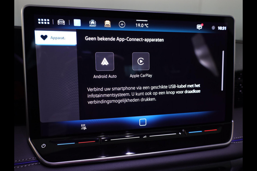 Volkswagen Tiguan 1.5 eHybrid R-Line Edition 204 PK PHEV | Verlengde garantie | Panorama dak | Trekhaak | Black Style | Stoel - en stuurverwarming |