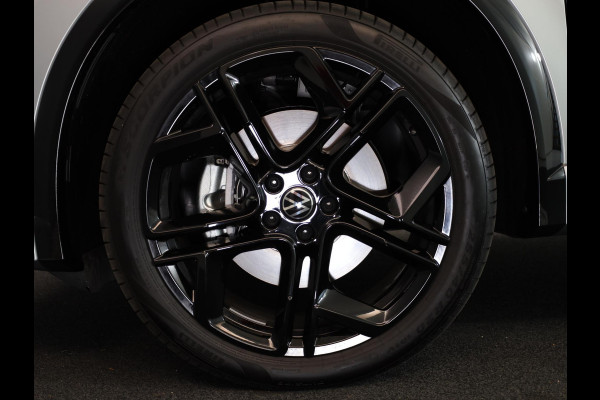 Volkswagen Tiguan 1.5 eHybrid R-Line Edition 204 PK PHEV | Verlengde garantie | Panorama dak | Trekhaak | Black Style | Stoel - en stuurverwarming |