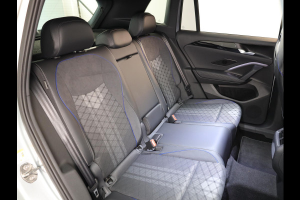 Volkswagen Tiguan 1.5 eHybrid R-Line Edition 204 PK PHEV | Verlengde garantie | Panorama dak | Trekhaak | Black Style | Stoel - en stuurverwarming |