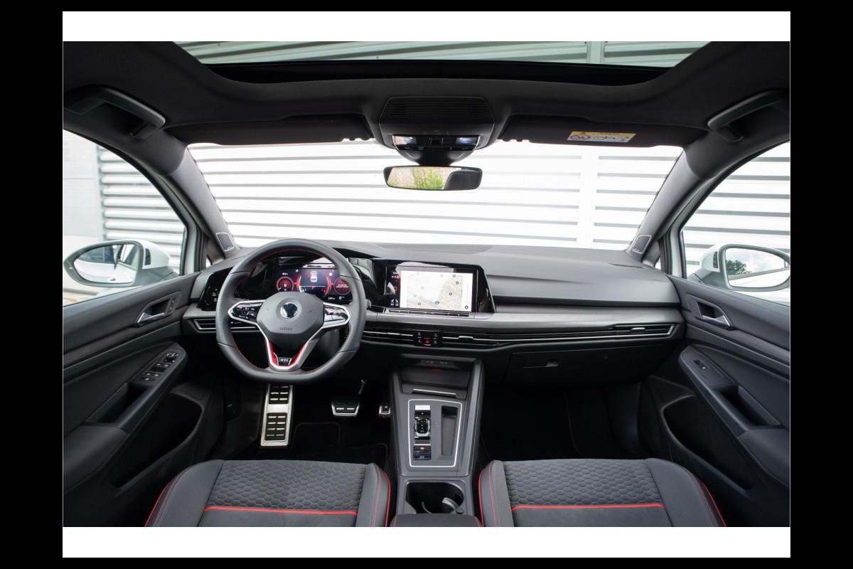 Volkswagen Golf 2.0 TSI GTI Clubsport IQ Ligt Panoramadak Harman/Kardon Dodehoek Keyless Stuurverw.