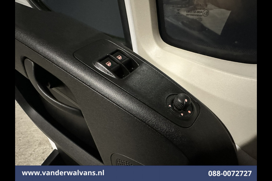 Peugeot Boxer 2.2 BlueHDi 141pk Bakwagen Laadklep Euro6 Airco | Cruisecontrol Bijrijdersbank