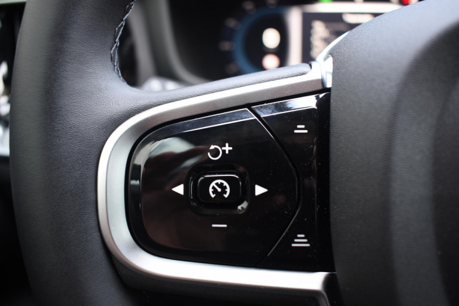 Volvo V60 T6 350PK Automaat Plus Dark / Navigatie / 360 Camera / Harman Kardon / Stuur & Stoelverwarming / LM Velgen / Trekhaak