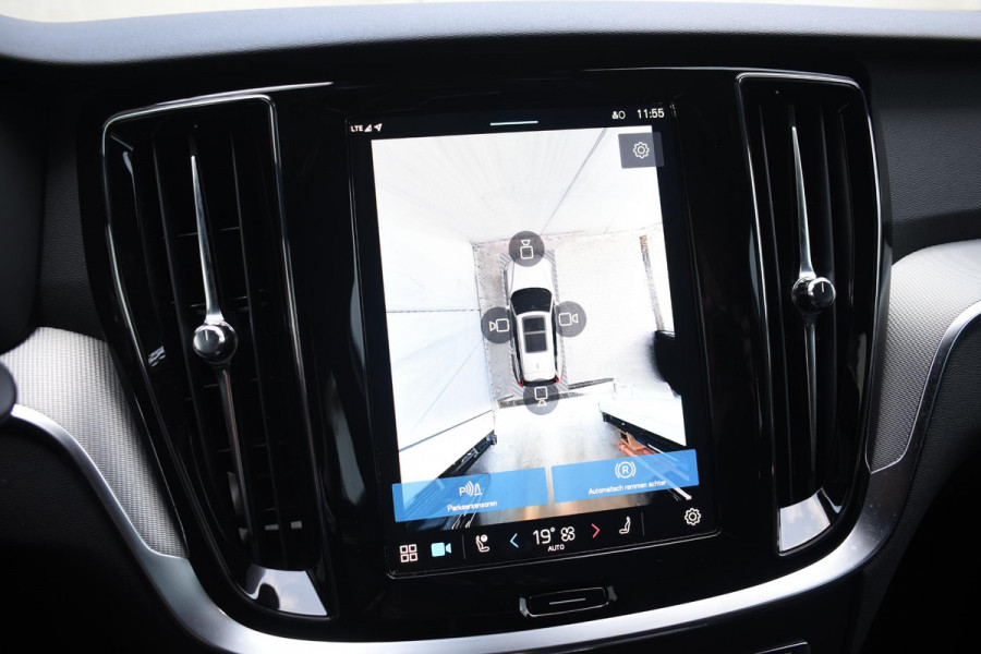 Volvo V60 T6 350PK Automaat Plus Dark / Navigatie / 360 Camera / Harman Kardon / Stuur & Stoelverwarming / LM Velgen / Trekhaak