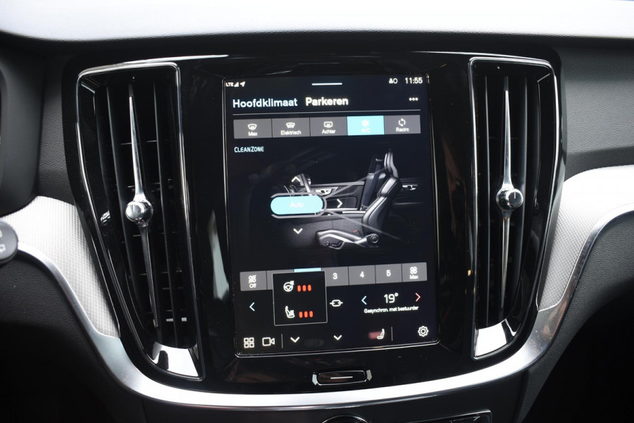 Volvo V60 T6 350PK Automaat Plus Dark / Navigatie / 360 Camera / Harman Kardon / Stuur & Stoelverwarming / LM Velgen / Trekhaak
