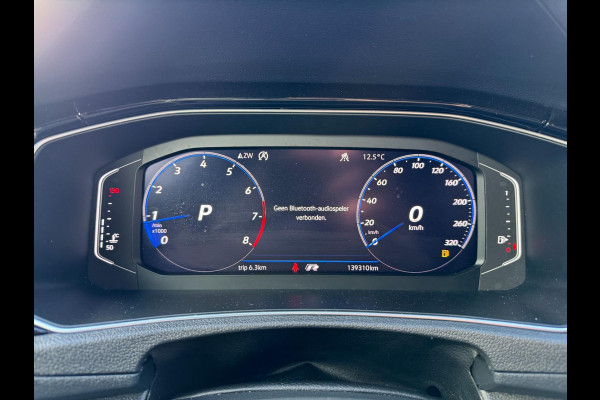 Volkswagen T-Roc 2.0 TSI 4Motion R 300 PK AKRAPOVIC Panorama Camera