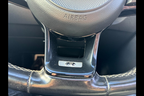Volkswagen T-Roc 2.0 TSI 4Motion R 300 PK AKRAPOVIC Panorama Camera