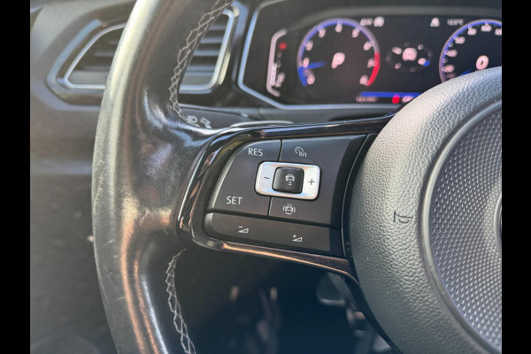 Volkswagen T-Roc 2.0 TSI 4Motion R 300 PK AKRAPOVIC Panorama Camera