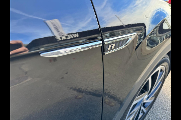 Volkswagen T-Roc 2.0 TSI 4Motion R 300 PK AKRAPOVIC Panorama Camera