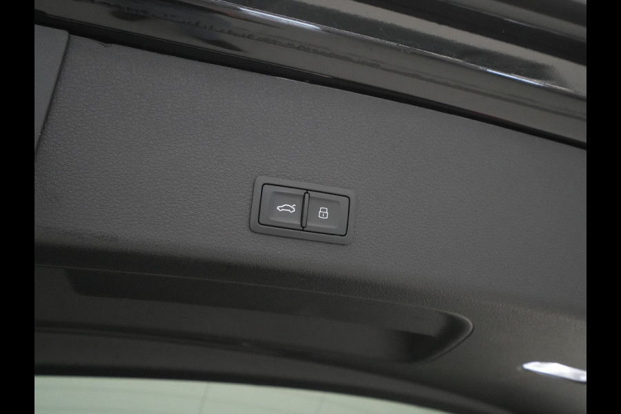 Audi e-tron 55 quattro 408pk advanced Pro Line Plus 95 kWh Panorama Navigatie Camera Bang & Olufsen Trekhaak