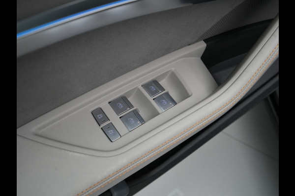 Audi e-tron 55 quattro 408pk advanced Pro Line Plus 95 kWh Panorama Navigatie Camera Bang & Olufsen Trekhaak