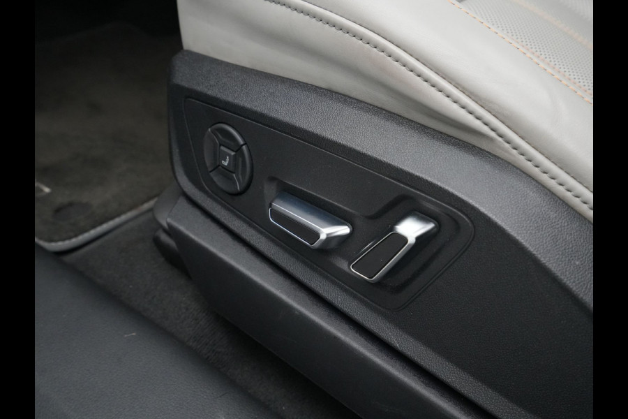 Audi e-tron 55 quattro 408pk advanced Pro Line Plus 95 kWh Panorama Navigatie Camera Bang & Olufsen Trekhaak