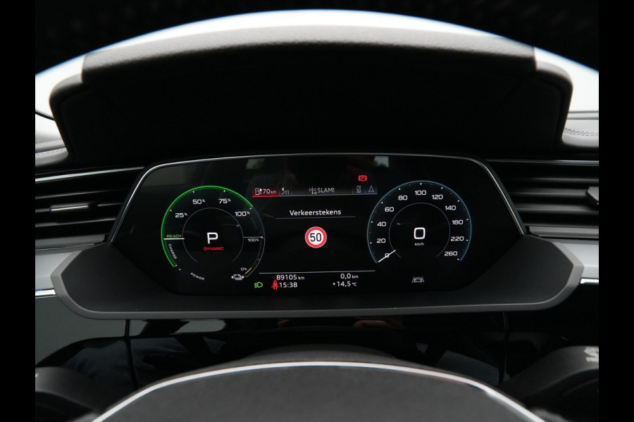 Audi e-tron 55 quattro 408pk advanced Pro Line Plus 95 kWh Panorama Navigatie Camera Bang & Olufsen Trekhaak