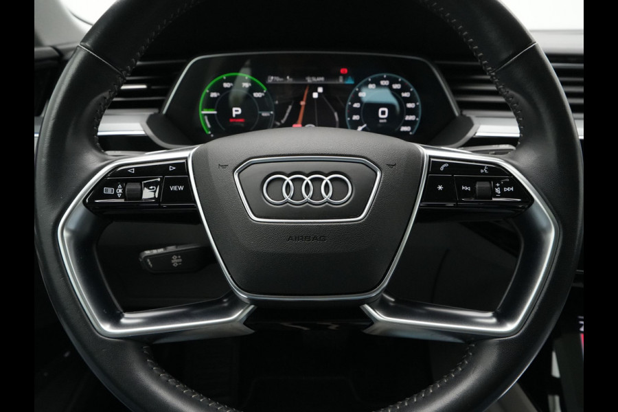 Audi e-tron 55 quattro 408pk advanced Pro Line Plus 95 kWh Panorama Navigatie Camera Bang & Olufsen Trekhaak