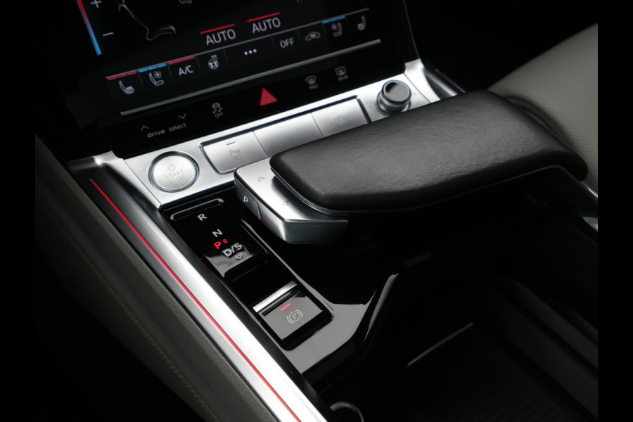 Audi e-tron 55 quattro 408pk advanced Pro Line Plus 95 kWh Panorama Navigatie Camera Bang & Olufsen Trekhaak