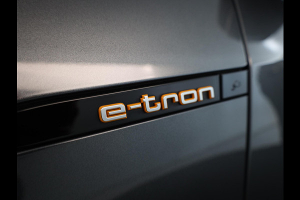 Audi e-tron Sportback 55 quattro S edition 95 kWh 408pk | Panoramadak | Afneembare trekhaak | Matrix Led koplampen | Parkeer camera achter