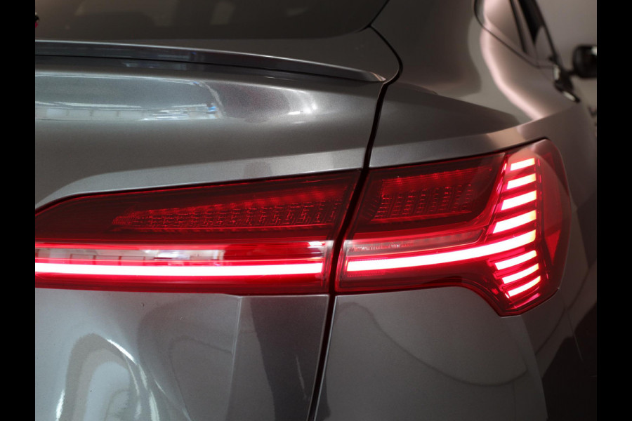 Audi e-tron Sportback 55 quattro S edition 95 kWh 408pk | Panoramadak | Afneembare trekhaak | Matrix Led koplampen | Parkeer camera achter